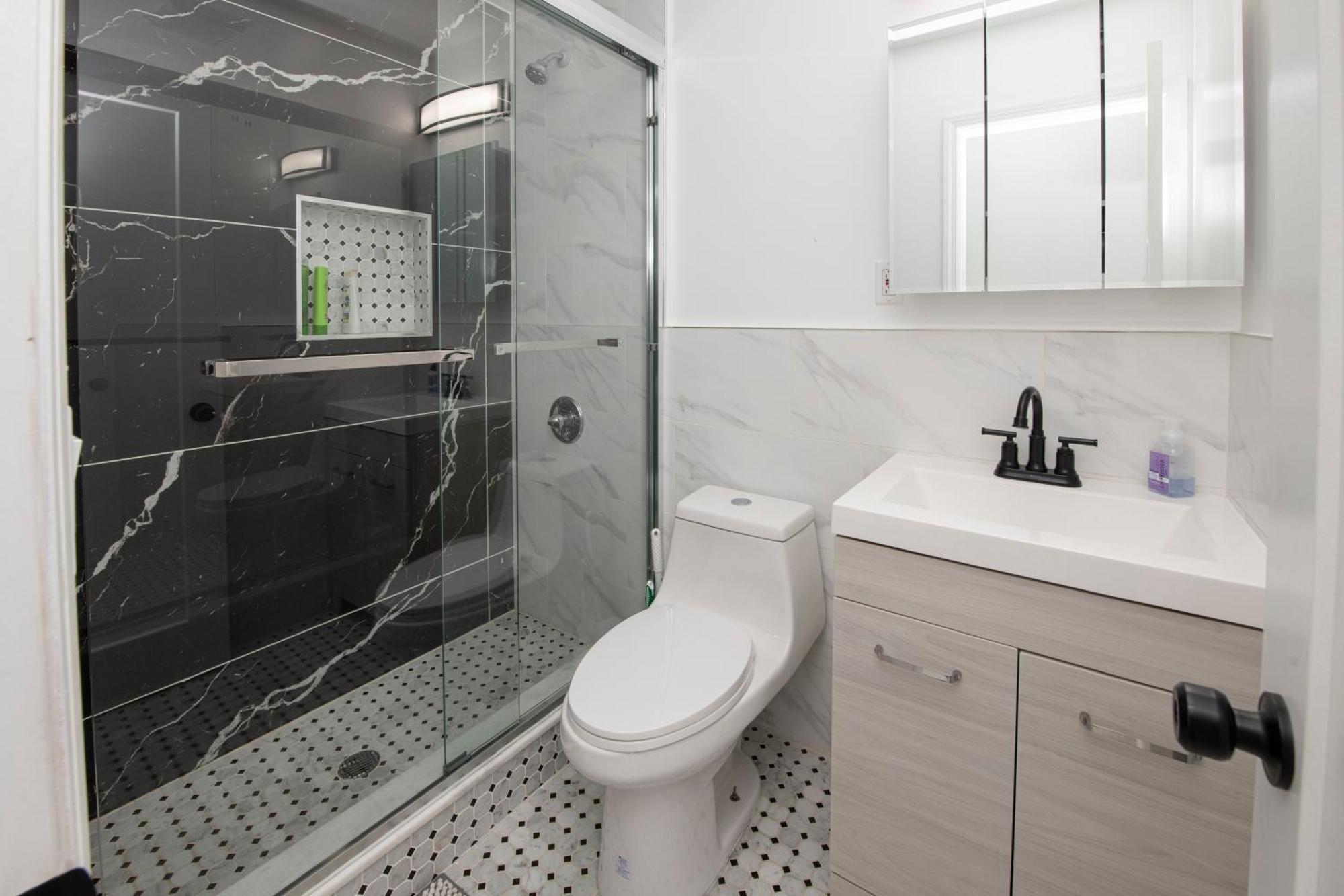 Sophisticated 4 Bedroom Duplex In The Heart Of Midtown Appartamento